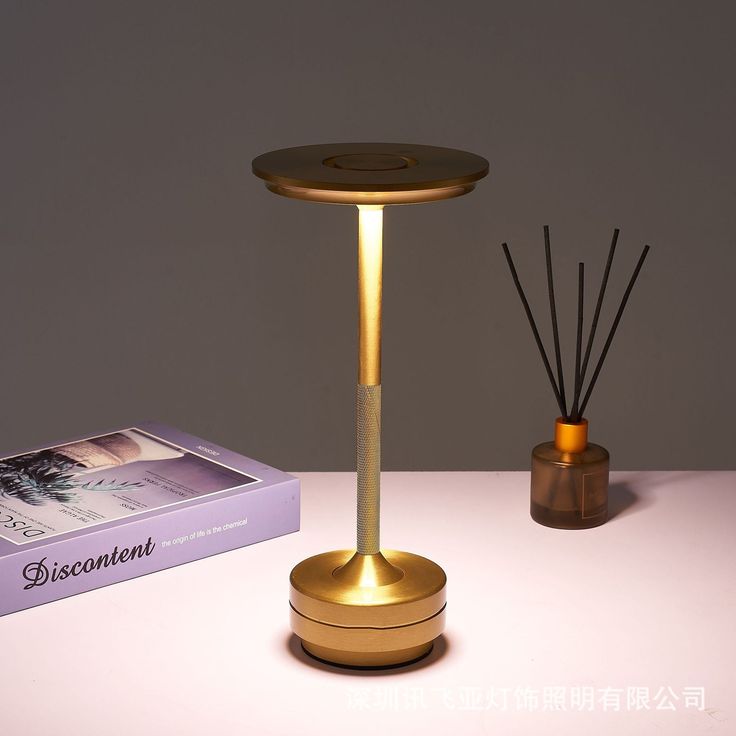 Rechargeable LED table lamp - Kalesh Monk