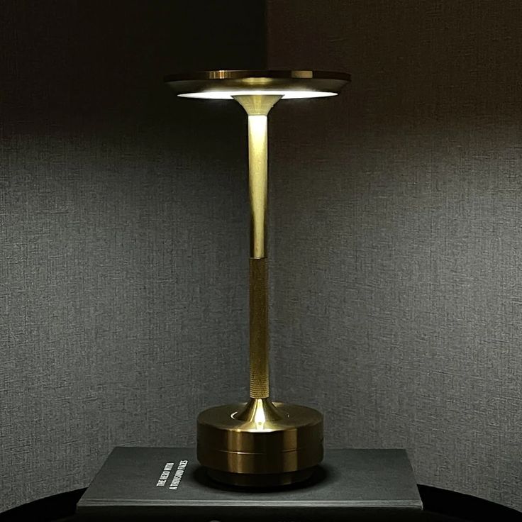 Rechargeable LED table lamp - Kalesh Monk