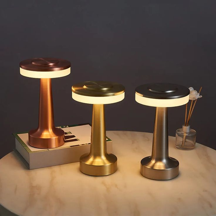 Rechargeable LED table lamp