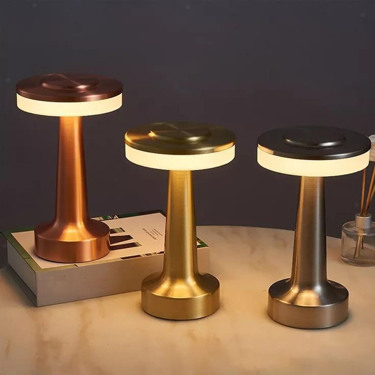 Rechargeable LED table lamp