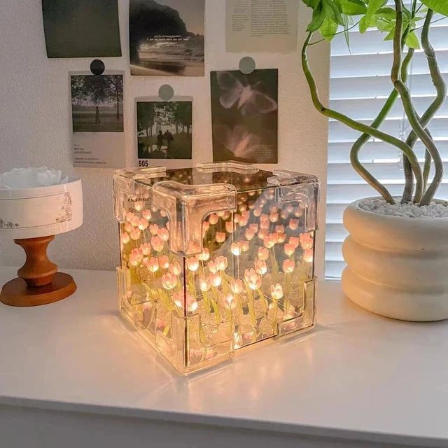 Tulip Cube Mirror Lamp - Kalesh Monk